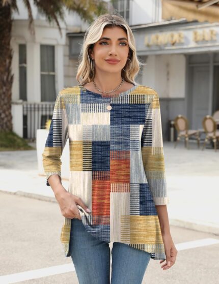 Three-Quarter Sleeve Flowy Swing Tunic